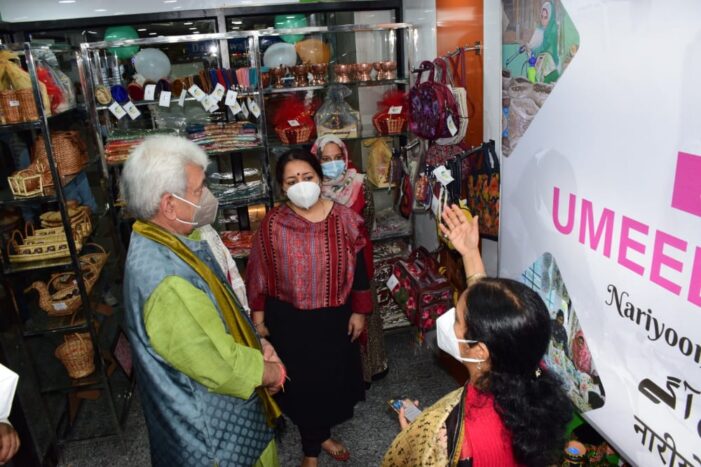 Lt Governor inaugurates “UMEED Market Place” under AAI’s AVSAR Scheme at Srinagar airport