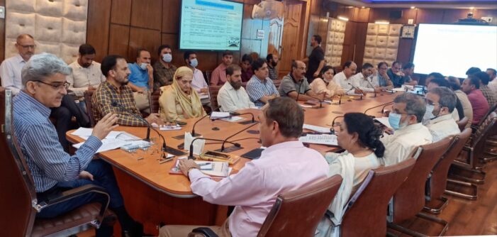 Dulloo holds discussion with TWGs for submission of proposals with UT Level Apex Committee on framing a comprehensive Agriculture Policy in J&K