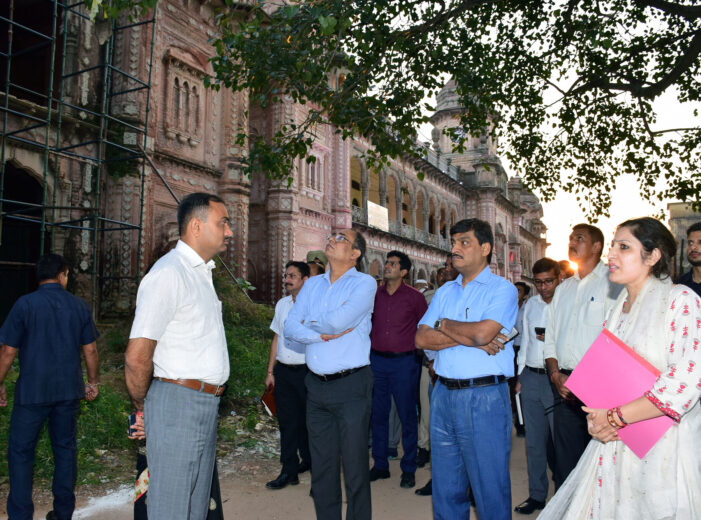Chief Secretary inspects renovation works at Mubarak Mandi Heritage Complex