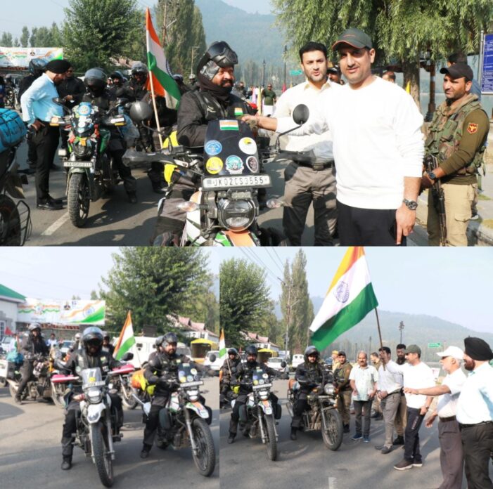 DC Srinagar receives Freedom Riders bike Rally contingent on the banks of iconic Dal Lake