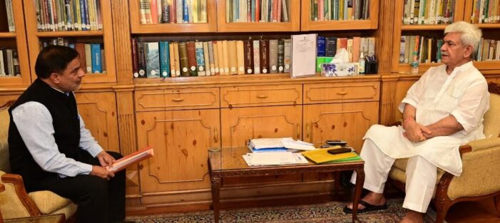 Chairperson, DDC Budgam calls on Lt Governor