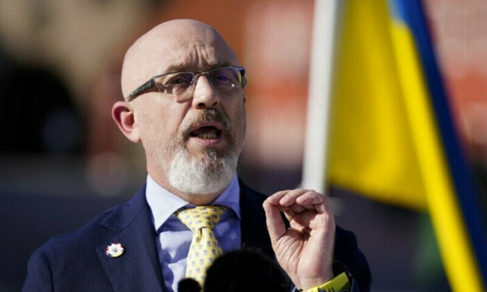 Ukraine calls on Russia troops to lay down arms