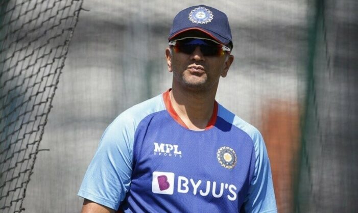 India bowlers must start delivering in final overs: Dravid