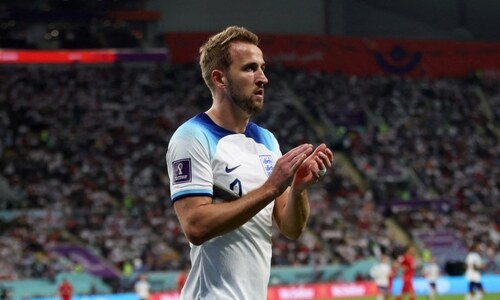 Harry Kane trains despite ankle scan