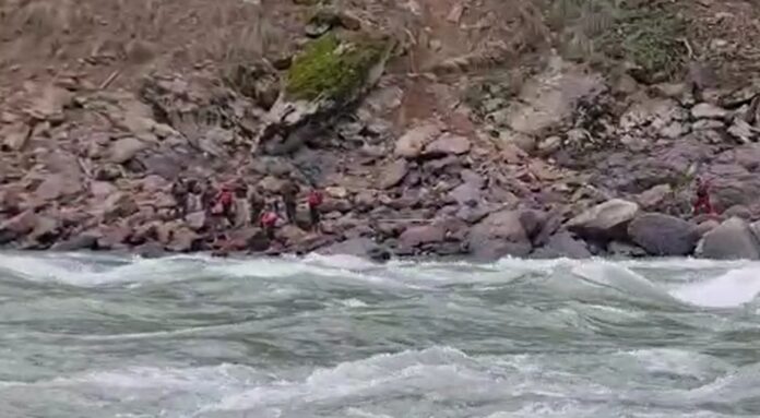 Doda Accident: Rescue ops resumes after night-long halt