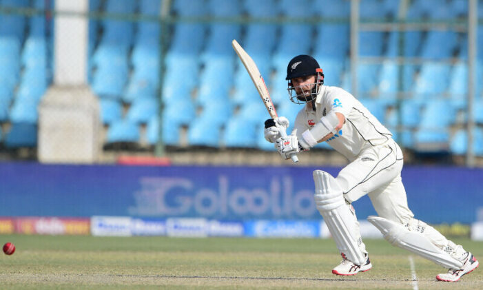Kiwi centurions Williamson and Latham punish fumbling Pakistan in 1st Test