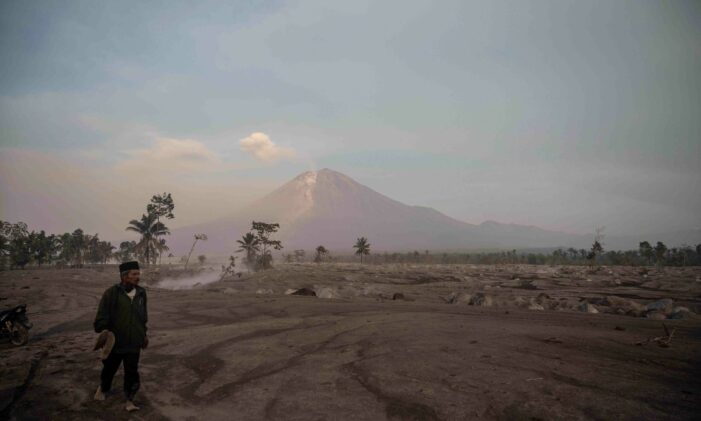 More people flee after eruption of Indonesia’s Mount Semeru