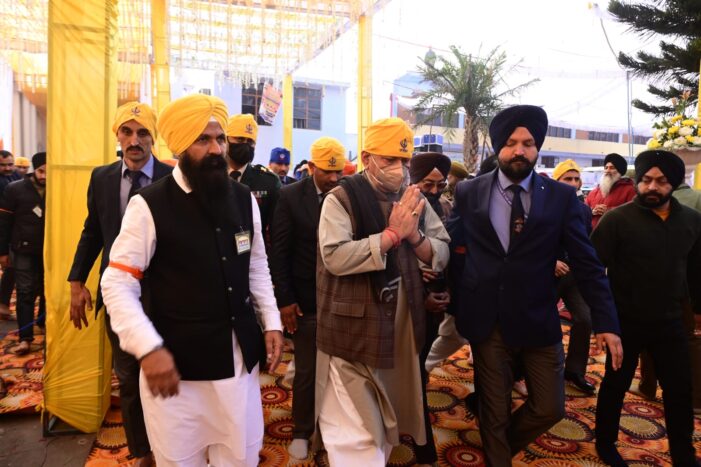 Lt Governor attends ‘Shabad Kirtan’ organised by All J&K Sikh Coordination Committee to mark the Veer Baal Diwas at Jammu