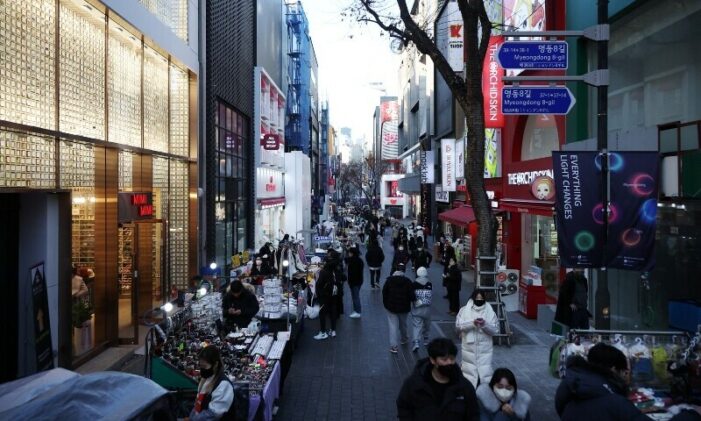 China retaliates against South Korea, Japan over Covid curbs