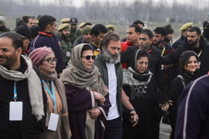 Bharat Jodo Yatra resumes from Awantipora day after alleged security lapse