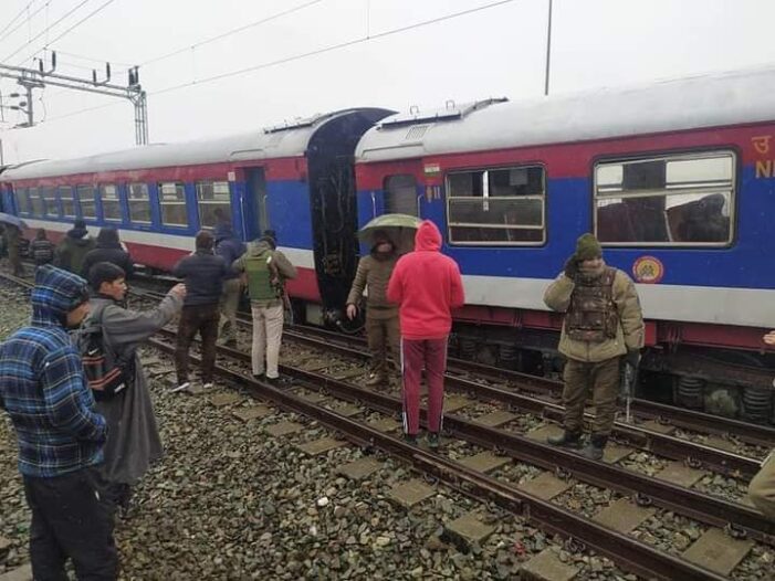 Train derails in Budgam’s Mazhoma, no casualties reported