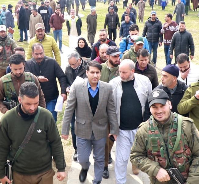 DC Srinagar holds Public Grievance Redressal Camp at Darbagh-Syedpora