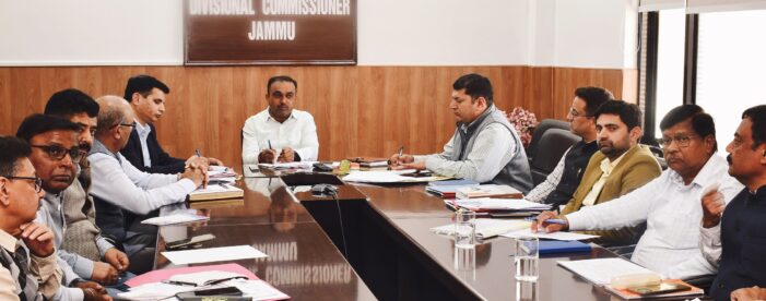 Div Com reviews issues on Mega projects being executed in Jammu division