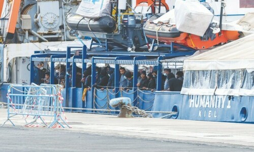 More than 1,300 migrants brought ashore in Italy after multiple rescues