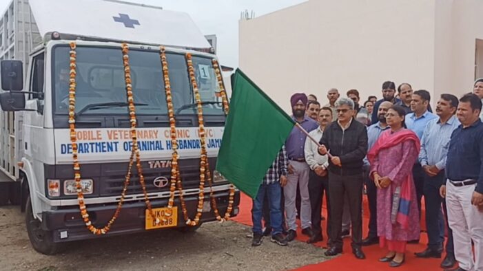 Atal Dulloo inaugurates Mobile Veterinary Units, Paravet Training Institute office at Bari-Brahmana