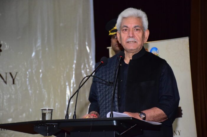 Lt Governor presents UT Level Award to the Artisans