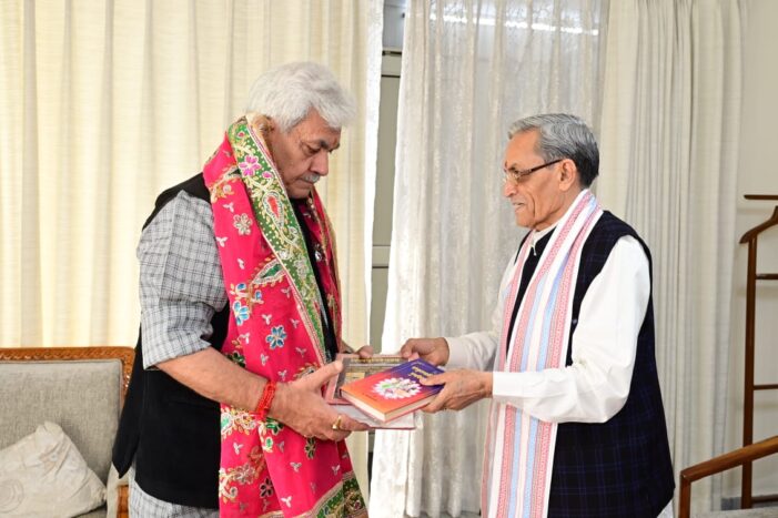 President, J&K Shree Kashi Vidvat Parishad calls on Lt Governor
