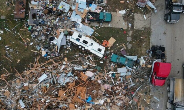Death toll tops 20 as storm takes aim at eastern US