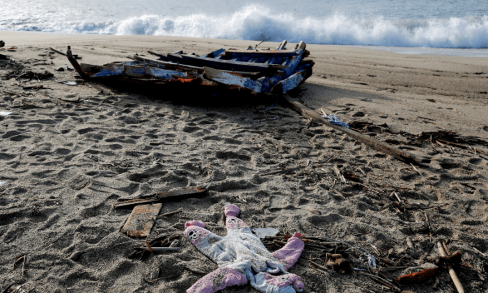 Boat carrying 500 migrants disappears