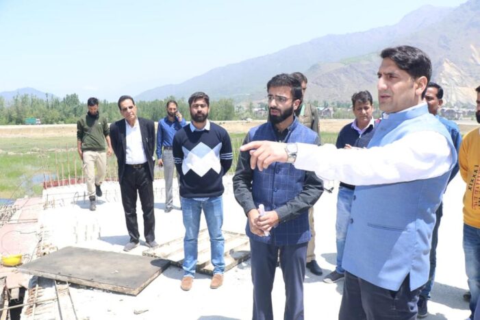 DC Srinagar inspects progress of ongoing construction works on Lasjan Grade Separator, Nowgam Flyover, Employment Complex Bemina and other development works