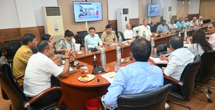 Div Com, ADGP discuss City Beautification & Street Development plan with civil Society