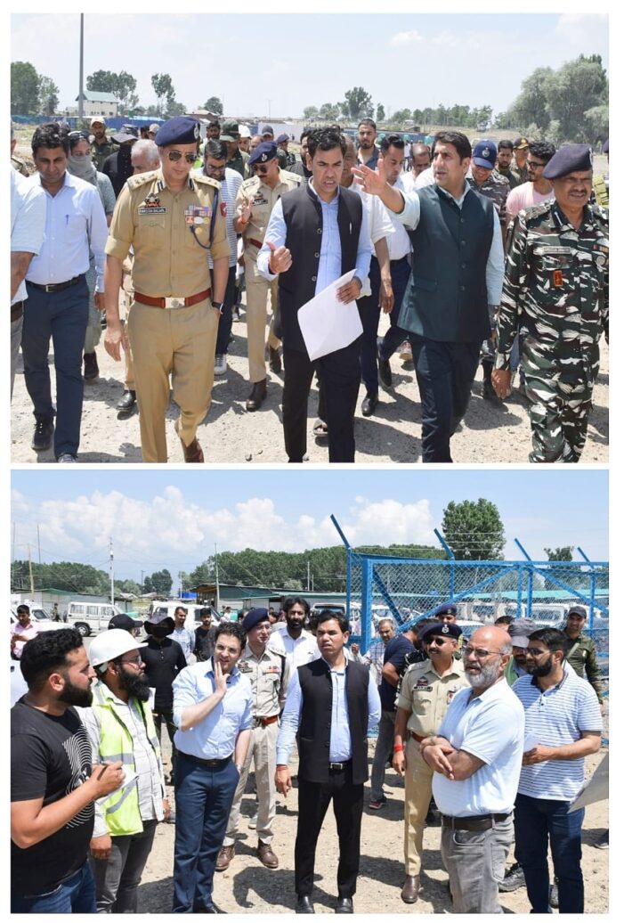 Div Com Kashmir visits Pantha Chowk Bus Stand (e-Bus Charging location)