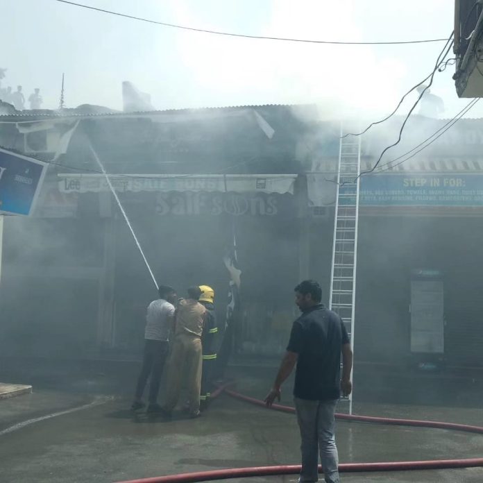 Fire fighter injured while dousing off fire in Lal Chowk
