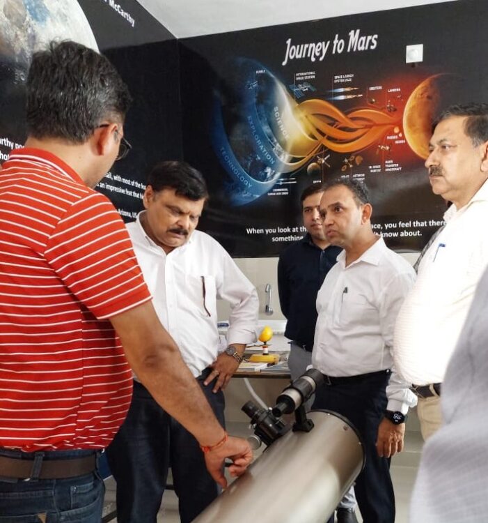 Experiential learning shall be promoted in J&K schools in line with NEP 2020: Alok Kumar