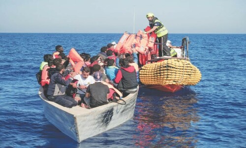 Italy detains migrant rescue ship ‘over port dispute’