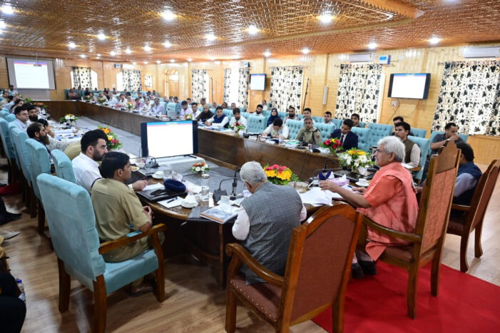 Lt Governor visits Kulgam