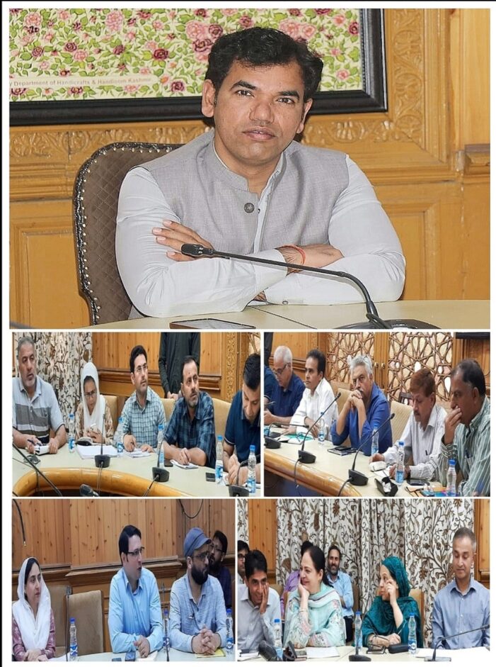 Switch over to e-office completely: Div Com Kashmir