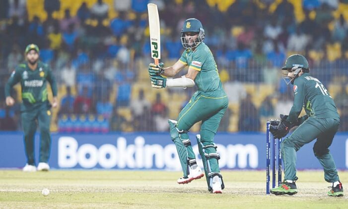 Pakistan’s hopes diminish as South Africa edge thriller