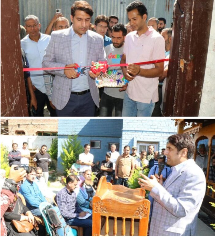 DC Srinagar inaugurates Silk Carpet Centre under Karkhandar Scheme at Rathpora Eidgah