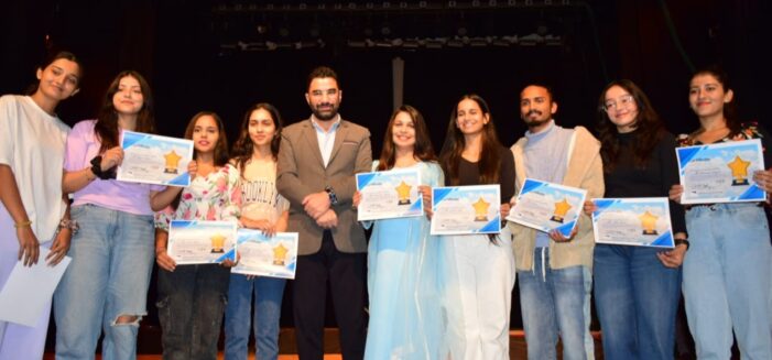 Dr. Abid felicitates JKAACL artists at Tagore Hall