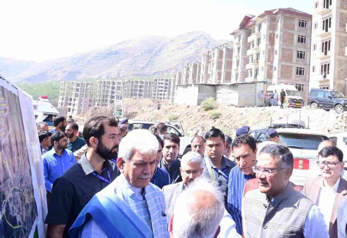 Lt Governor conducts on-site inspection of Transit Accommodation at Zewan and SASB’s Office & Yatri Niwas at Pantha Chowk