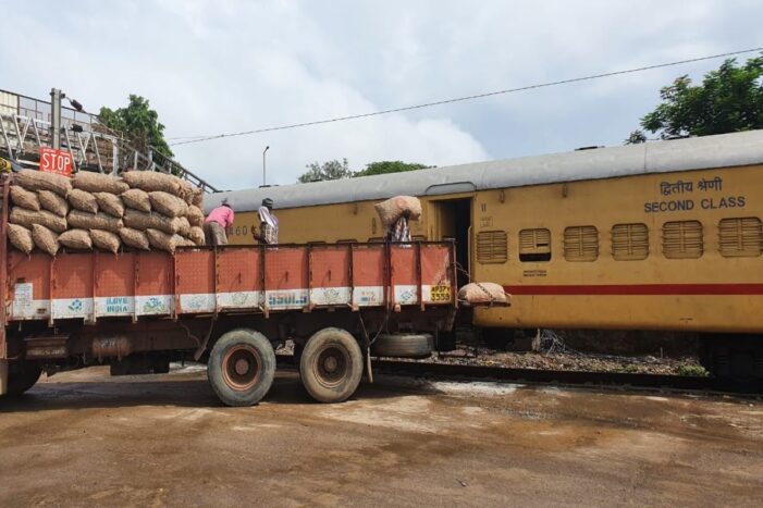 Onion prices in Delhi-NCR sky rocket; may continue to rise until December