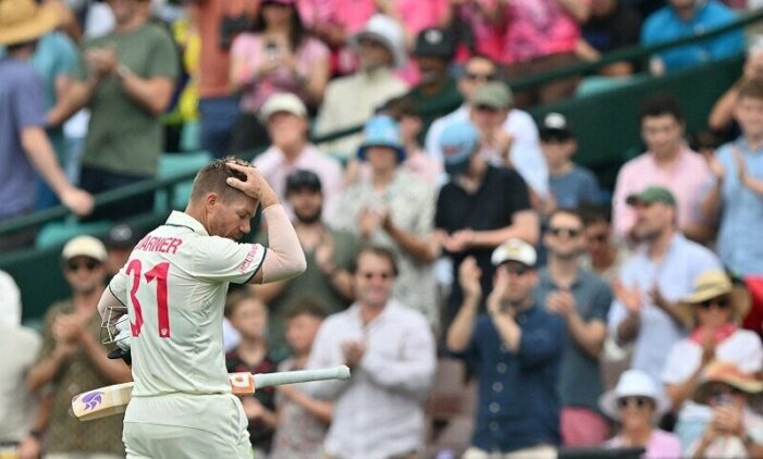 Warner out for 34 in farewell Test as rain thwarts Pakistan