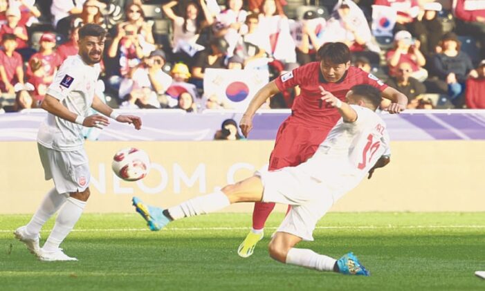 Lee upstages misfiring Son as South Korea win Asian Cup opener