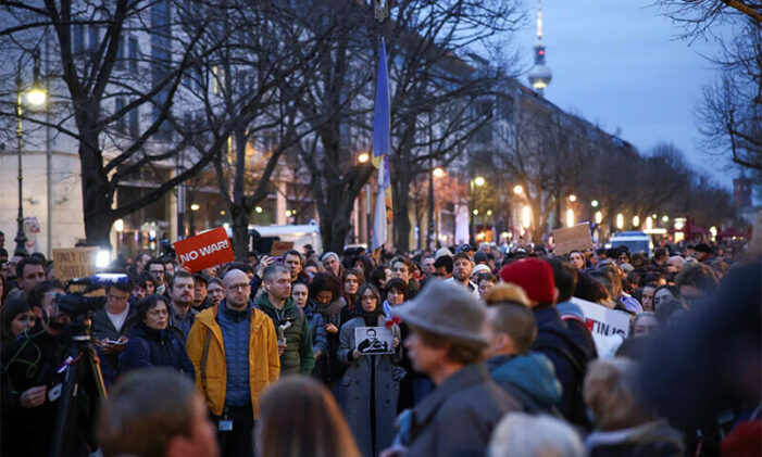 Russian emigres gather across Europe to mourn Navalny, denounce Putin