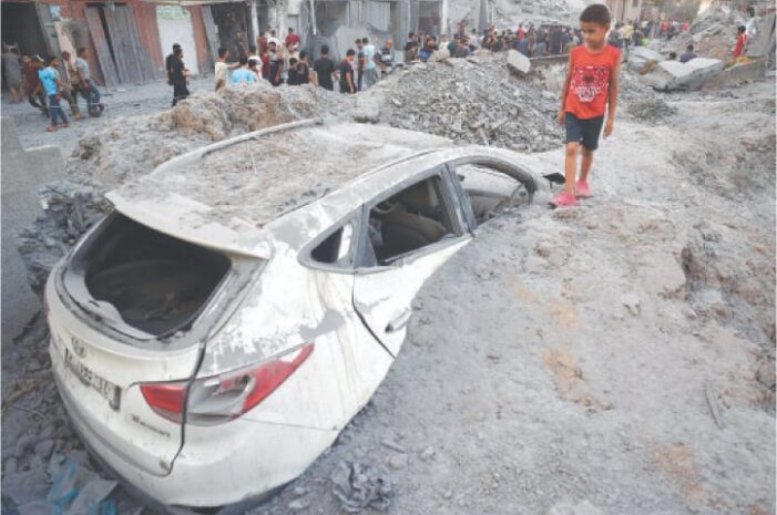 27 killed as Israeli tanks push deeper into Gaza